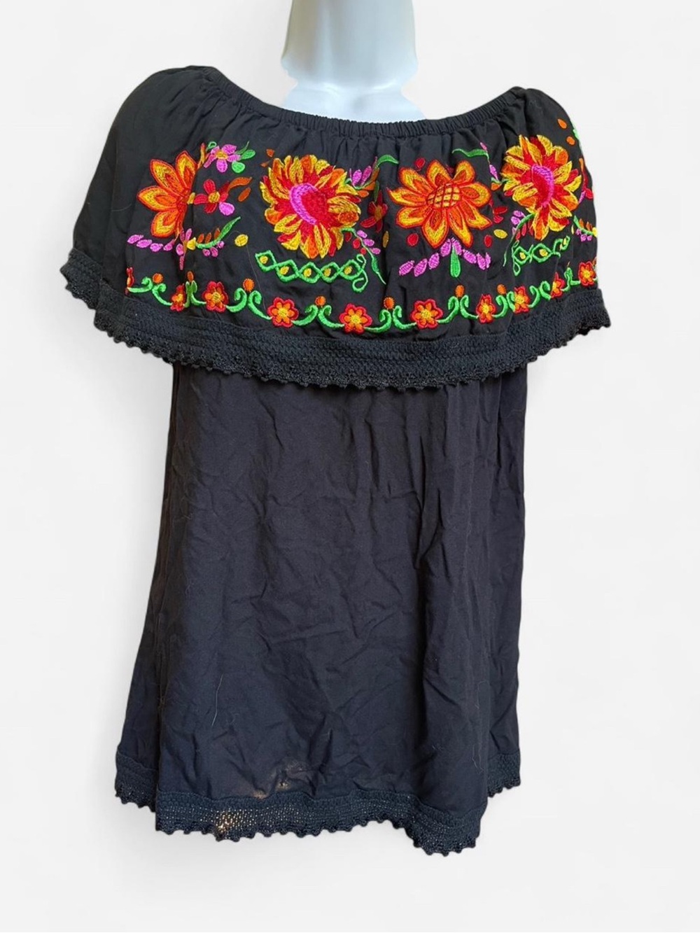 Black Multicolor Embroidered Floral Short Sleeve Blouse Women’s size S